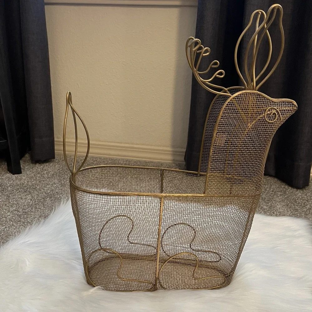 VTG MCM Gold Wire Mesh Reindeer Basket Holiday Christmas Card Ornament Planter